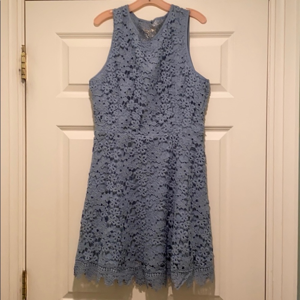 Gorgeous backless lace dress
